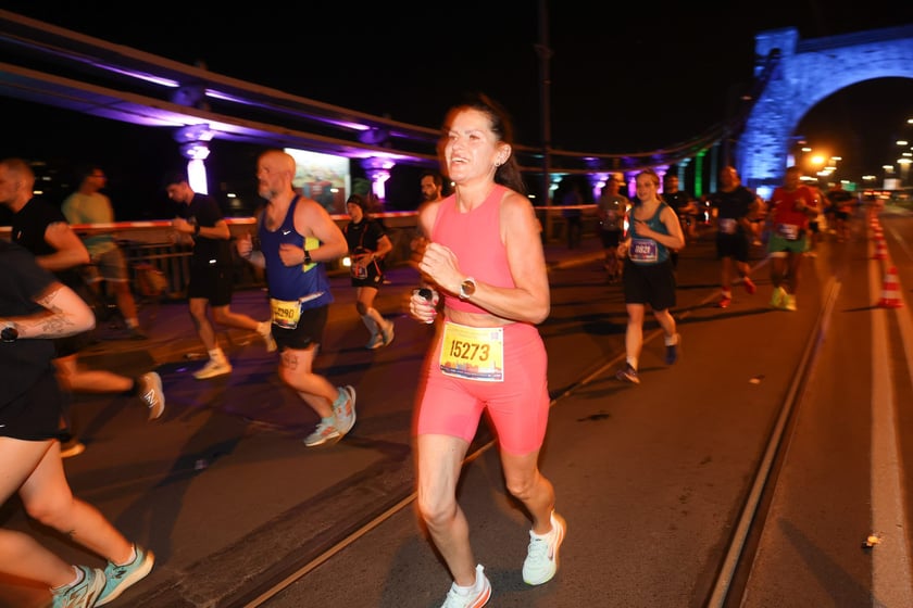 11. PKO Nocny Wrocław Półmaraton - zdjęcia biegaczy