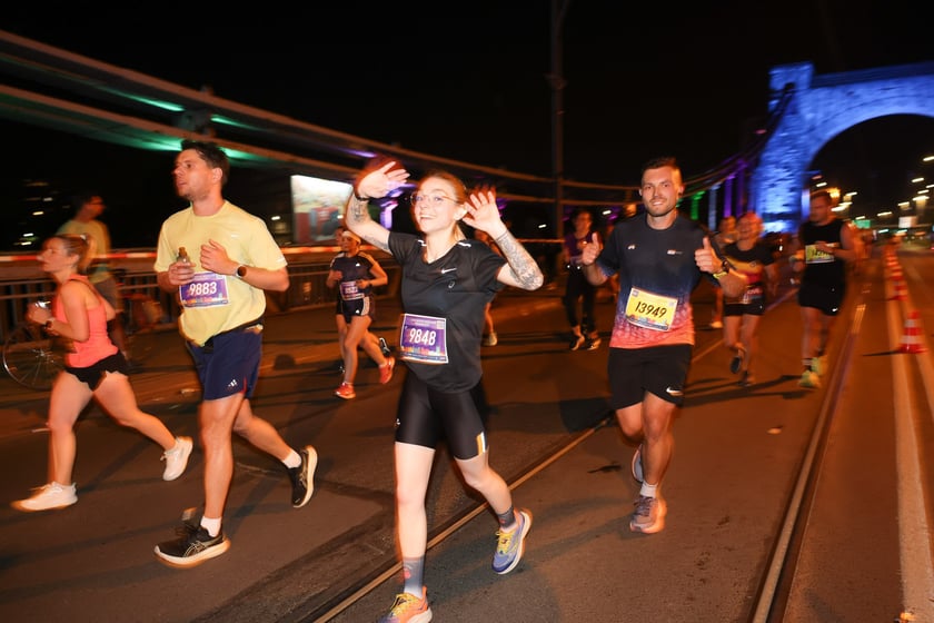 11. PKO Nocny Wrocław Półmaraton - zdjęcia biegaczy