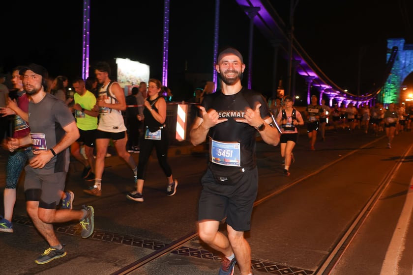 11. PKO Nocny Wrocław Półmaraton - zdjęcia biegaczy