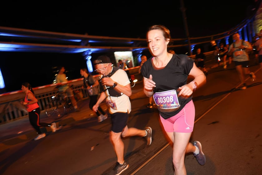 11. PKO Nocny Wrocław Półmaraton - zdjęcia biegaczy