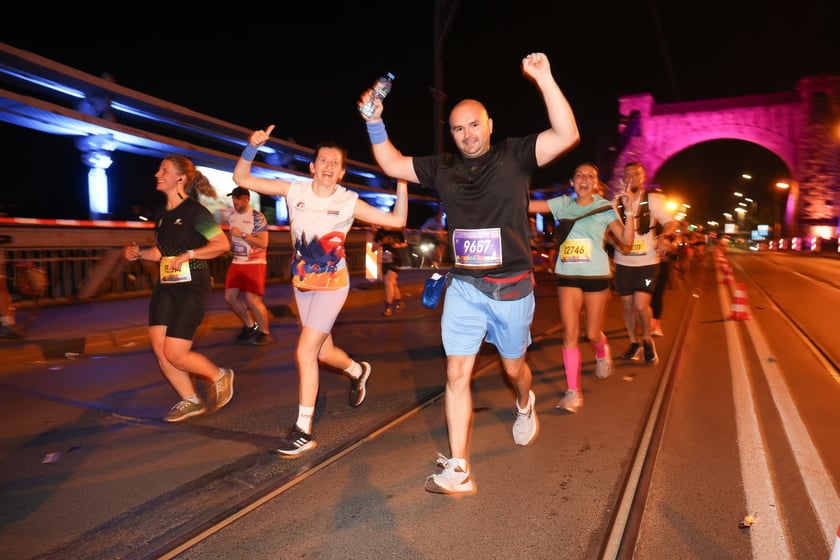 11. PKO Nocny Wrocław Półmaraton - zdjęcia biegaczy
