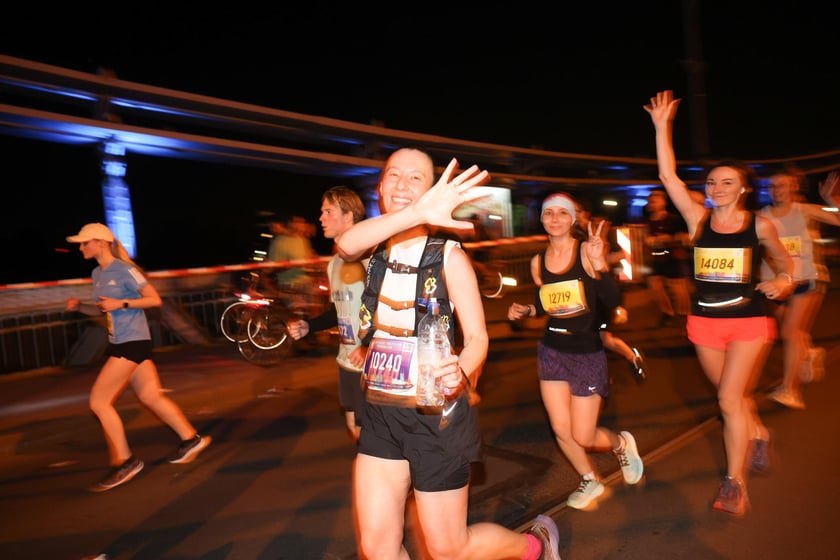 11. PKO Nocny Wrocław Półmaraton - zdjęcia biegaczy