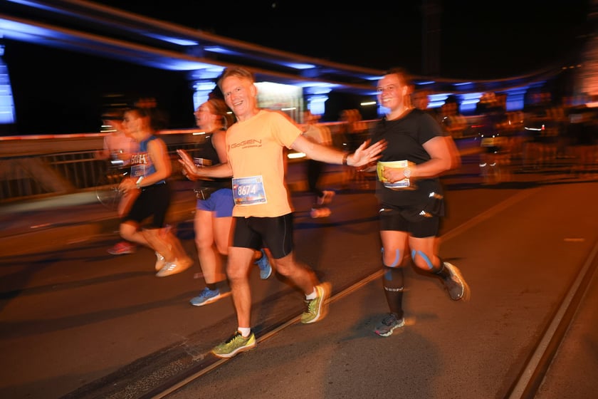 11. PKO Nocny Wrocław Półmaraton - zdjęcia biegaczy