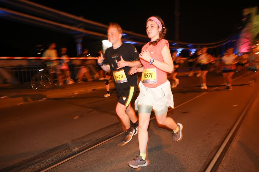11. PKO Nocny Wrocław Półmaraton - zdjęcia biegaczy