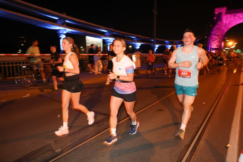 11. PKO Nocny Wrocław Półmaraton - zdjęcia biegaczy