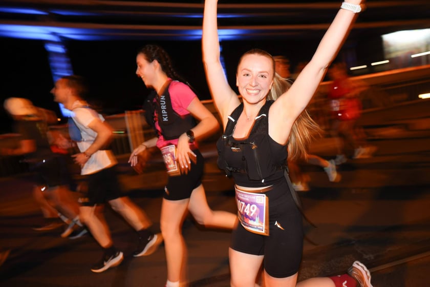 11. PKO Nocny Wrocław Półmaraton - zdjęcia biegaczy