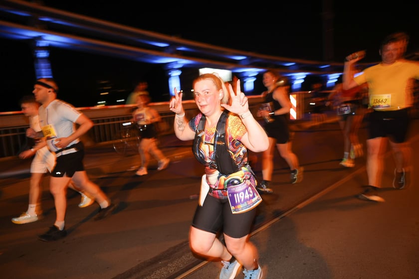 11. PKO Nocny Wrocław Półmaraton - zdjęcia biegaczy
