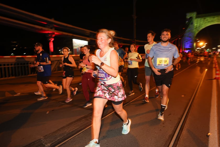 11. PKO Nocny Wrocław Półmaraton - zdjęcia biegaczy