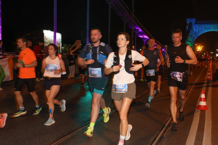 11. PKO Nocny Wrocław Półmaraton - zdjęcia biegaczy
