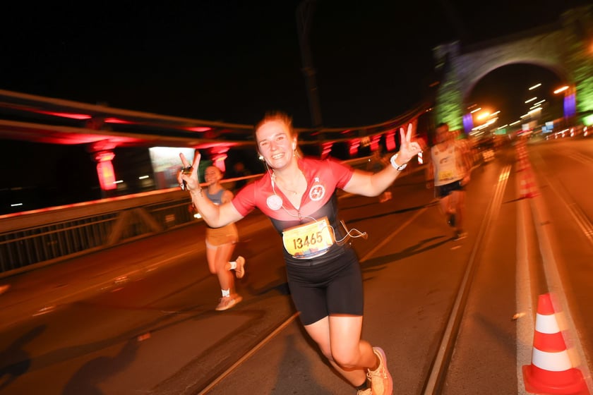 11. PKO Nocny Wrocław Półmaraton - zdjęcia biegaczy