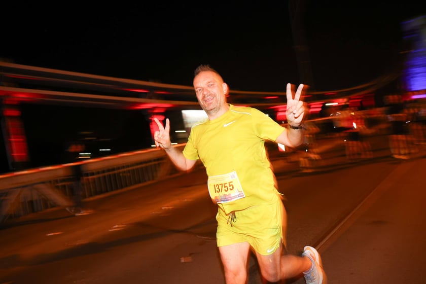 11. PKO Nocny Wrocław Półmaraton - zdjęcia biegaczy