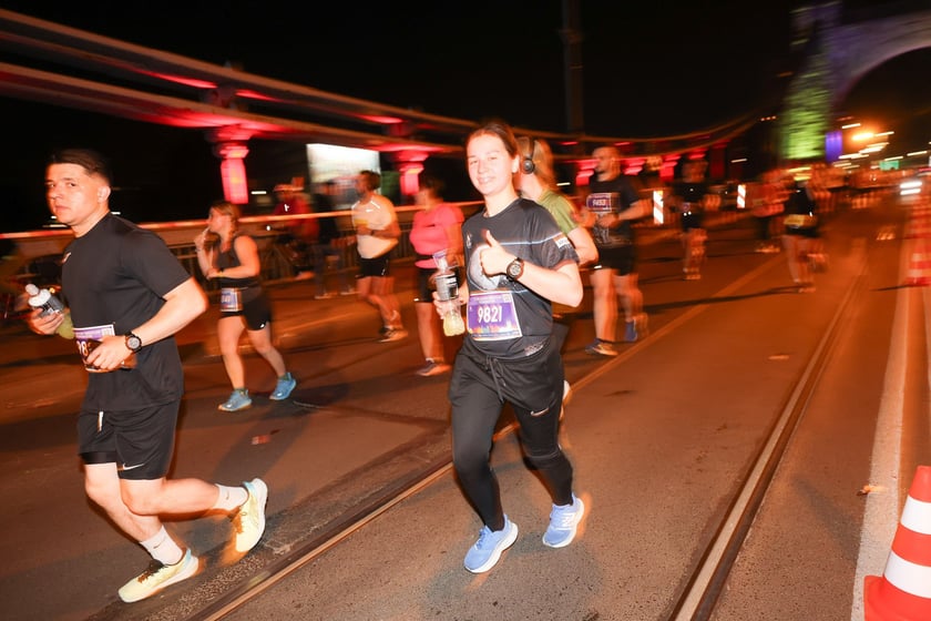 11. PKO Nocny Wrocław Półmaraton - zdjęcia biegaczy