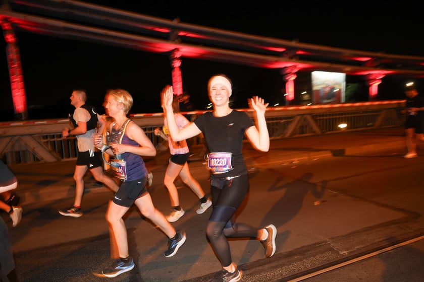 11. PKO Nocny Wrocław Półmaraton - zdjęcia biegaczy
