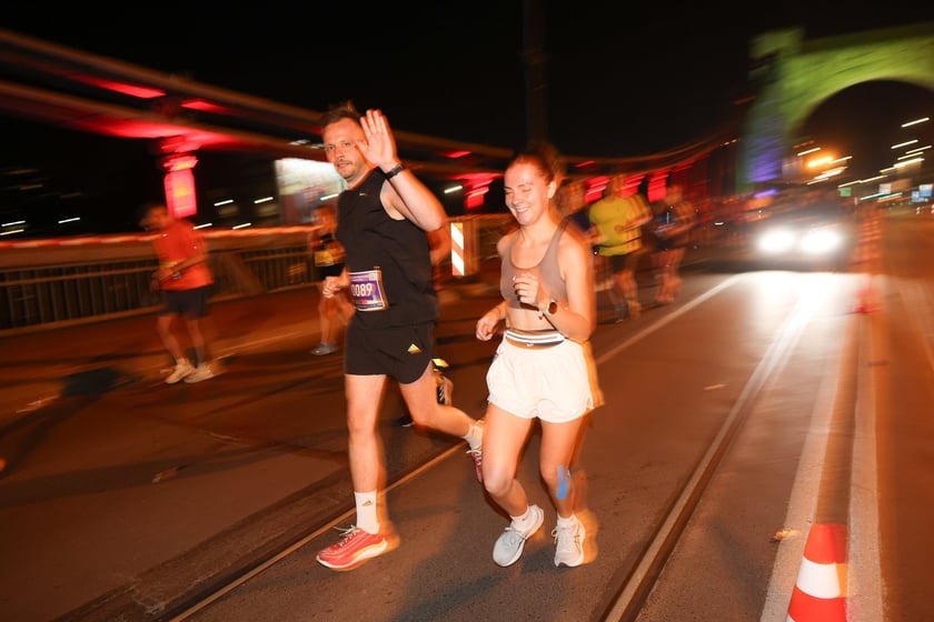 11. PKO Nocny Wrocław Półmaraton - zdjęcia biegaczy