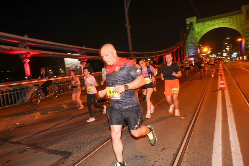 11. PKO Nocny Wrocław Półmaraton - zdjęcia biegaczy