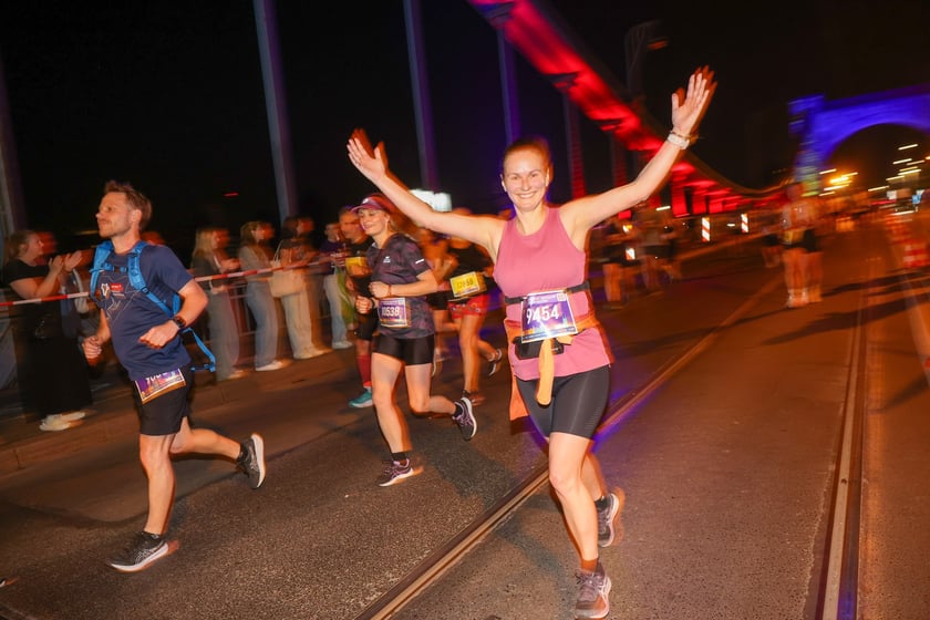 11. PKO Nocny Wrocław Półmaraton - zdjęcia biegaczy