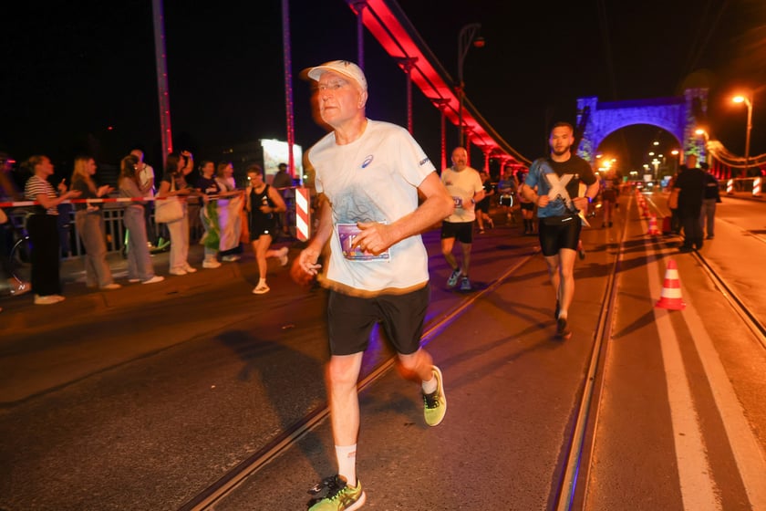 11. PKO Nocny Wrocław Półmaraton - zdjęcia biegaczy