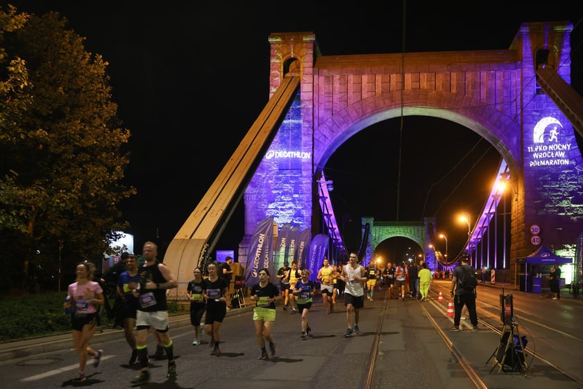 11. PKO Nocny Wrocław Półmaraton - zdjęcia biegaczy