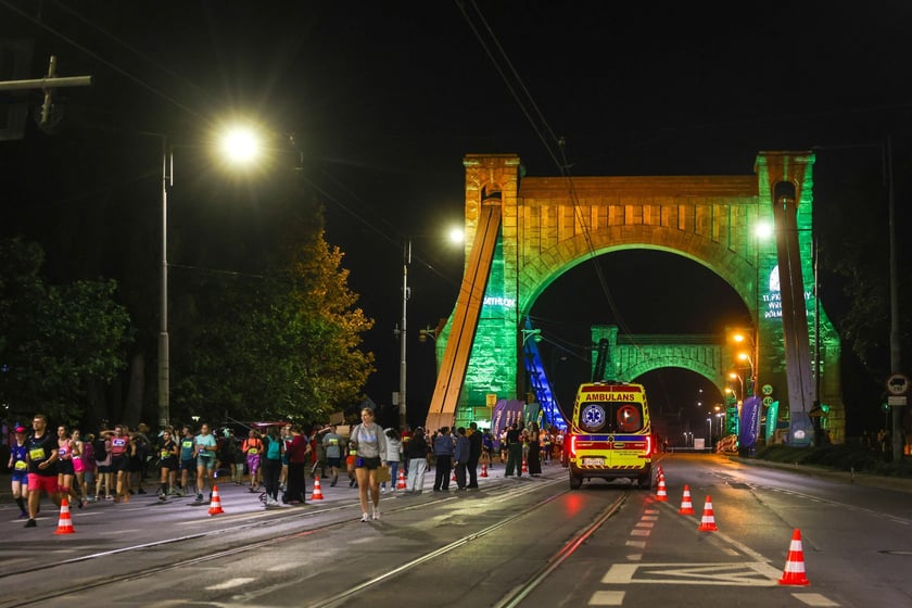 11. PKO Nocny Wrocław Półmaraton - zdjęcia biegaczy
