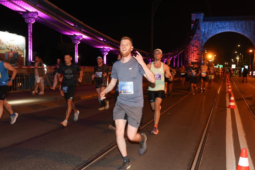 11. PKO Nocny Wrocław Półmaraton - zdjęcia biegaczy