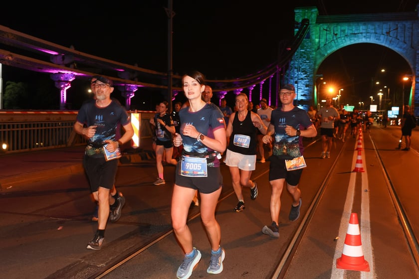 11. PKO Nocny Wrocław Półmaraton - zdjęcia biegaczy