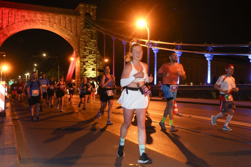 11. PKO Nocny Wrocław Półmaraton - zdjęcia biegaczy