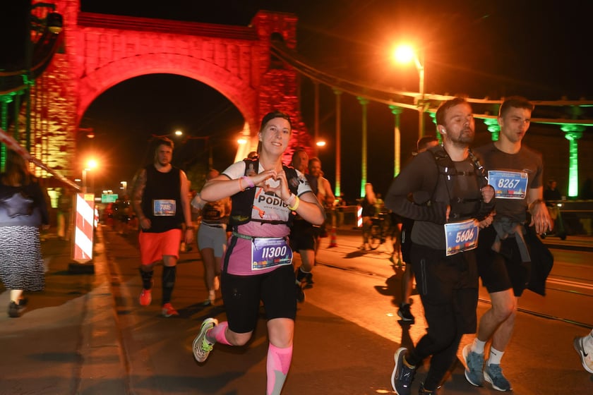 11. PKO Nocny Wrocław Półmaraton - zdjęcia biegaczy