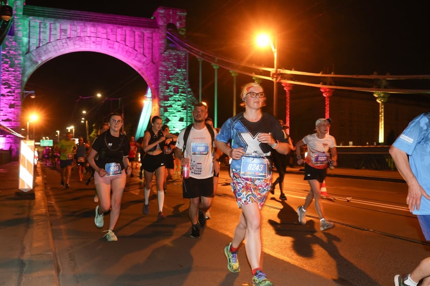 11. PKO Nocny Wrocław Półmaraton - zdjęcia biegaczy