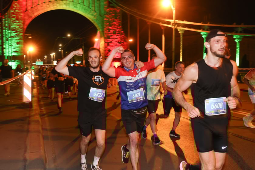 11. PKO Nocny Wrocław Półmaraton - zdjęcia biegaczy
