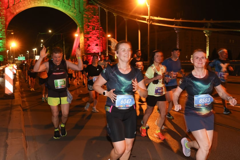 11. PKO Nocny Wrocław Półmaraton - zdjęcia biegaczy