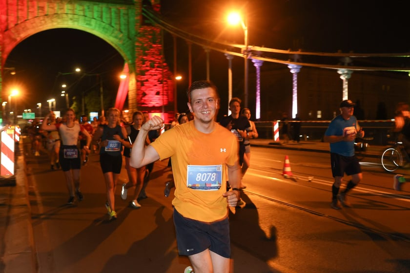 11. PKO Nocny Wrocław Półmaraton - zdjęcia biegaczy