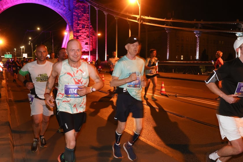 11. PKO Nocny Wrocław Półmaraton - zdjęcia biegaczy