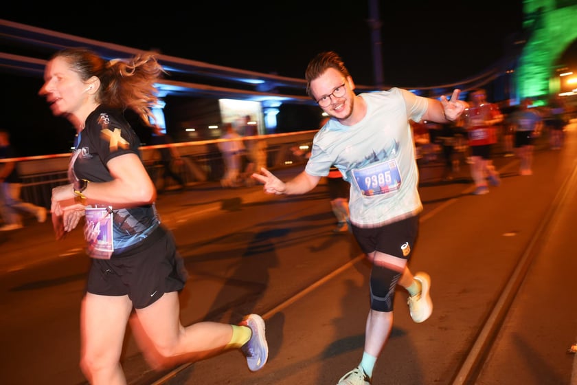 11. PKO Nocny Wrocław Półmaraton - zdjęcia biegaczy