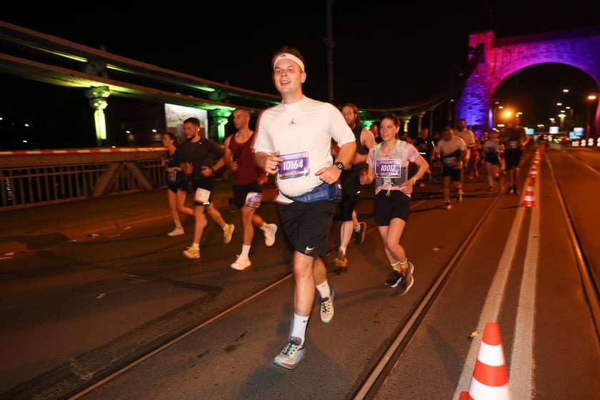11. PKO Nocny Wrocław Półmaraton - zdjęcia biegaczy