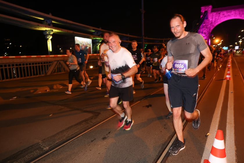 11. PKO Nocny Wrocław Półmaraton - zdjęcia biegaczy