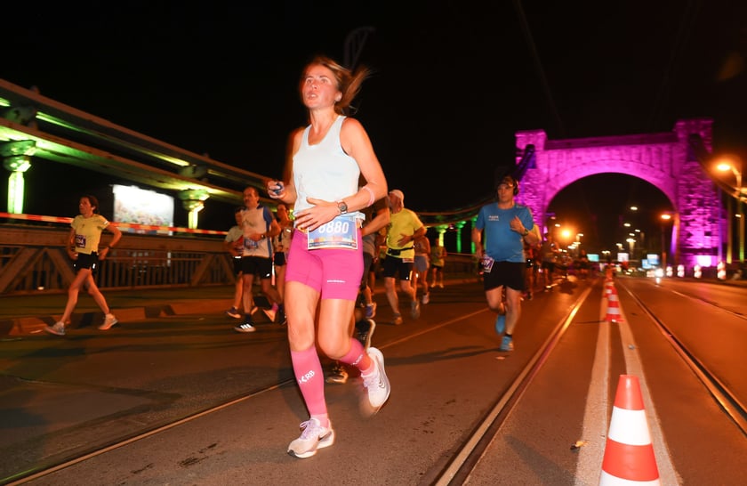 11. PKO Nocny Wrocław Półmaraton - zdjęcia biegaczy