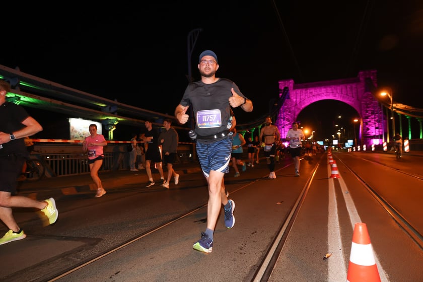 11. PKO Nocny Wrocław Półmaraton - zdjęcia biegaczy