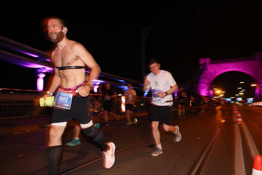 11. PKO Nocny Wrocław Półmaraton - zdjęcia biegaczy