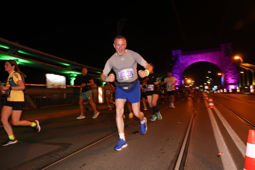 11. PKO Nocny Wrocław Półmaraton - zdjęcia biegaczy