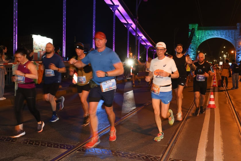 11. PKO Nocny Wrocław Półmaraton - zdjęcia biegaczy