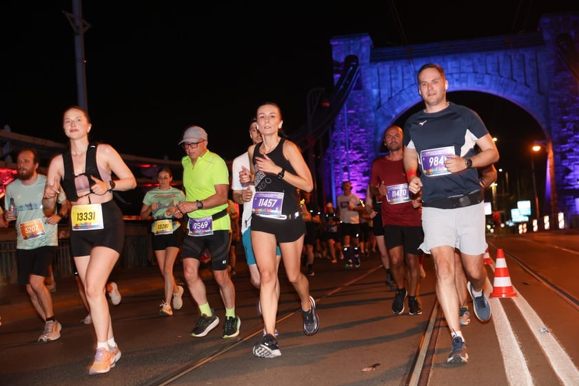 11. PKO Nocny Wrocław Półmaraton - zdjęcia biegaczy