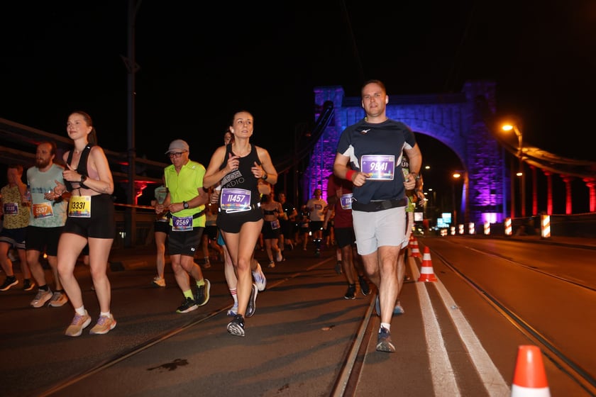 11. PKO Nocny Wrocław Półmaraton - zdjęcia biegaczy
