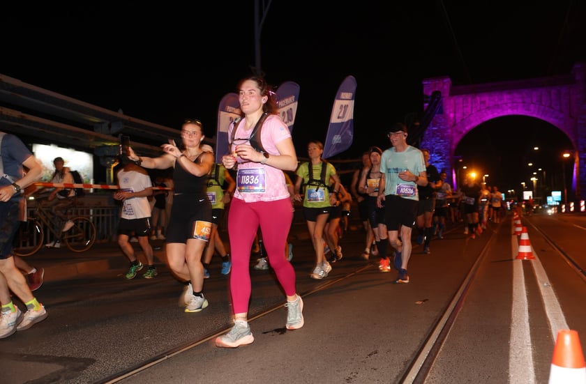 11. PKO Nocny Wrocław Półmaraton - zdjęcia biegaczy