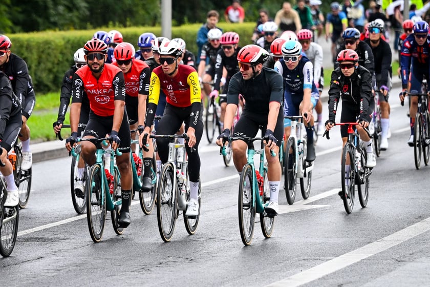Peleton 82. Tour de Pologne alei Armii Krajowej