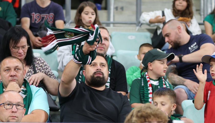 Kibice na Tarczyński Arena na meczu Śląska Wrocław z Miedzią Legnica