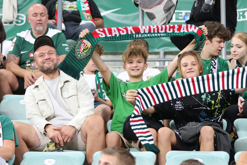 Kibice na Tarczyński Arena na meczu Śląska Wrocław z Miedzią Legnica