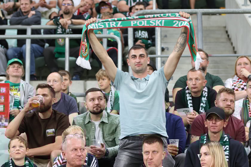 Kibice na Tarczyński Arena na meczu Śląska Wrocław z Miedzią Legnica
