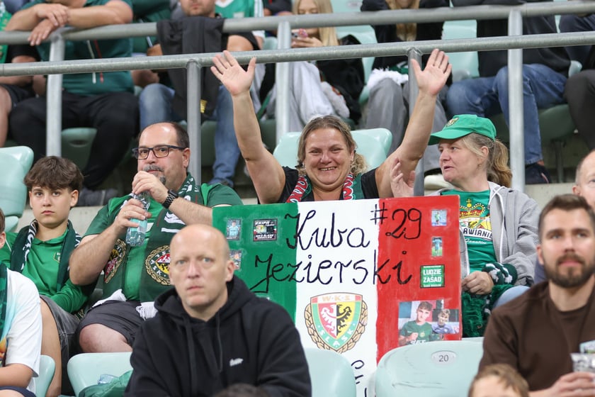 Kibice na Tarczyński Arena na meczu Śląska Wrocław z Miedzią Legnica