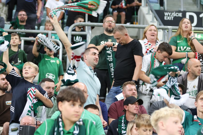 Kibice na Tarczyński Arena na meczu Śląska Wrocław z Miedzią Legnica
