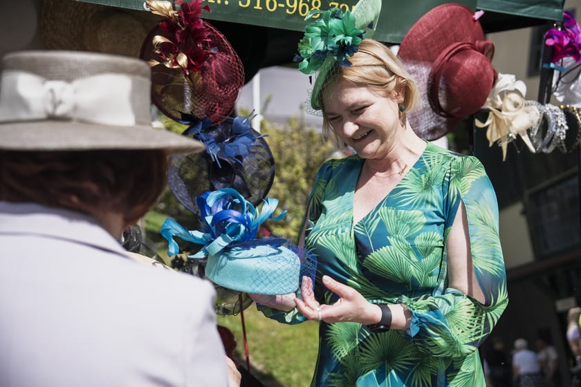 Na zdjęciach początek sezonu na Partynicach &ndash; modystka Sylwia Leśniewska, laureatka 30 Kreatywnych Wrocławia 2025